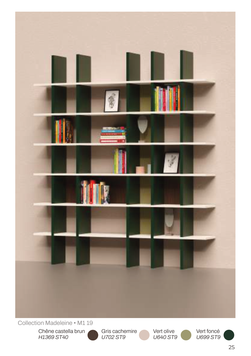 Bibliothèque Madeleine sur mesure — composition bois et couleur