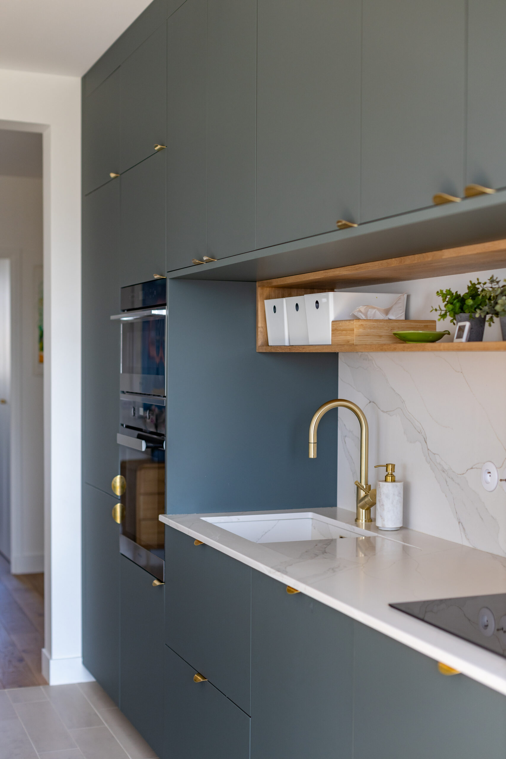 Plan de travail cuisine sur mesure FENIX — Manufactura Paris 16e