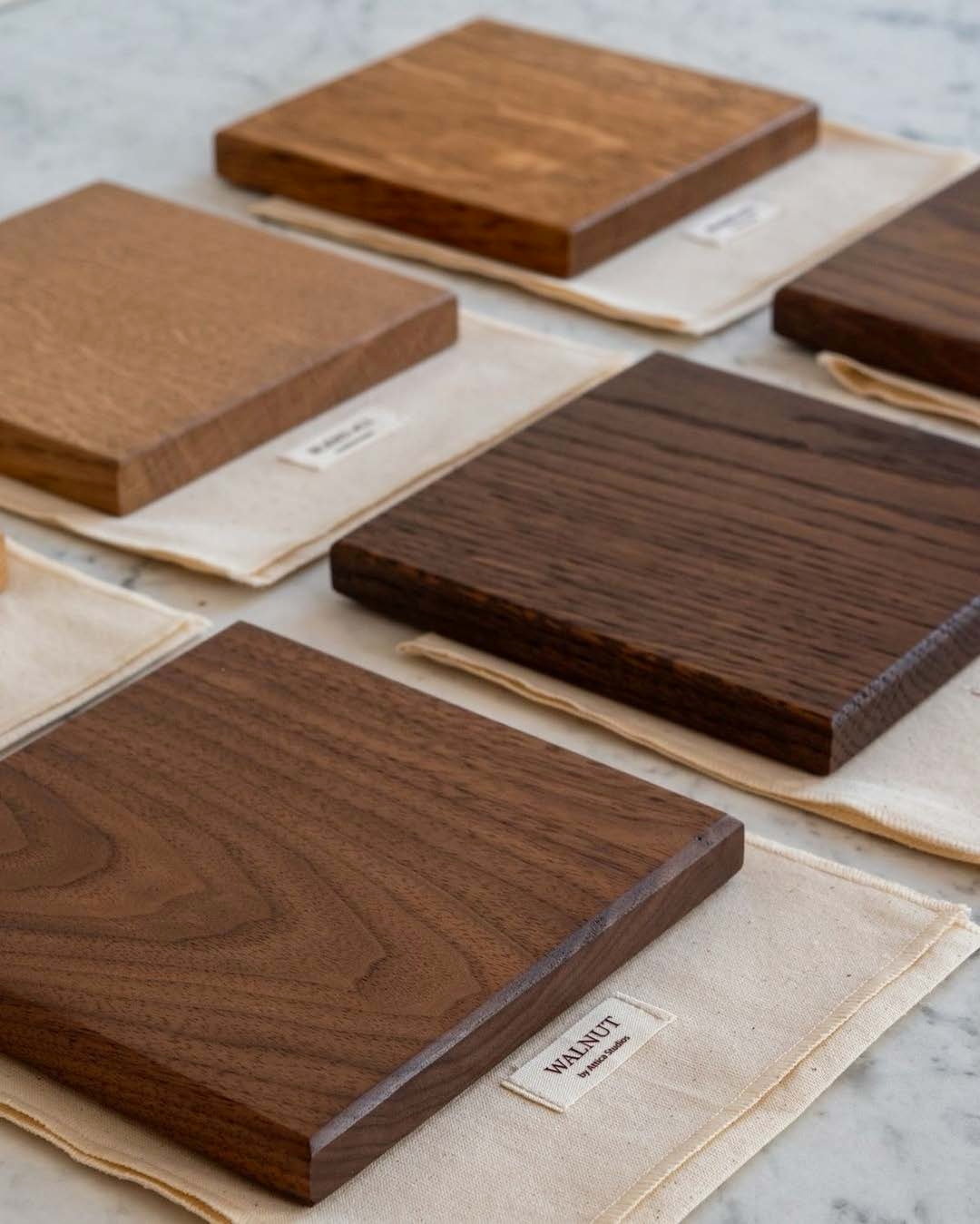 Bois massif Walnut — matériau de référence pour l'agencement sur mesure haut de gamme